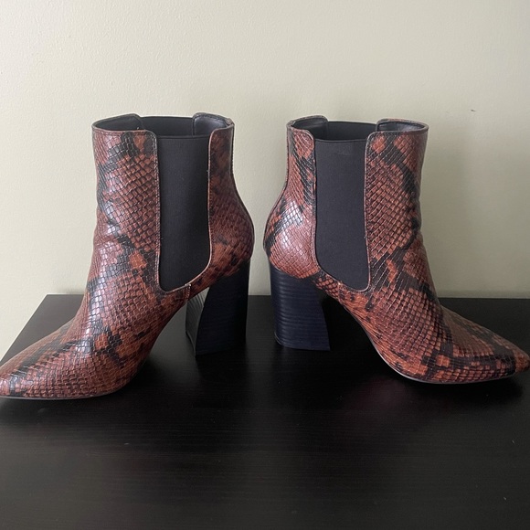 Vegan leather snake print boots - Picture 4 of 5